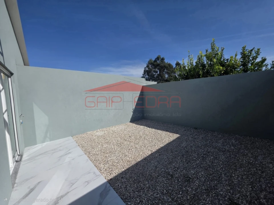 Moradia T2 para Venda em Santa Joana Foto 20