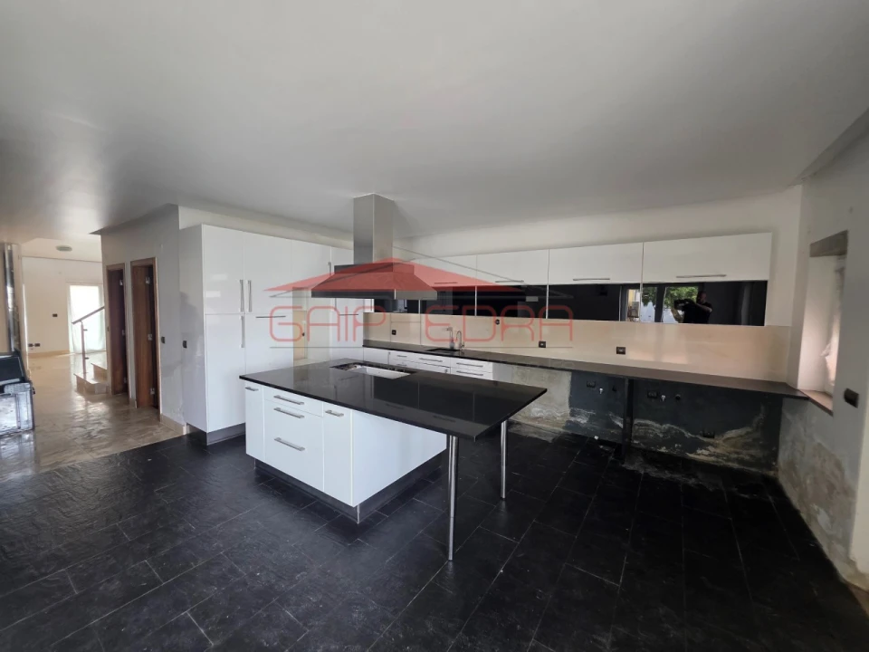 Moradia T4 para Venda em Atouguia da Baleia Foto 16