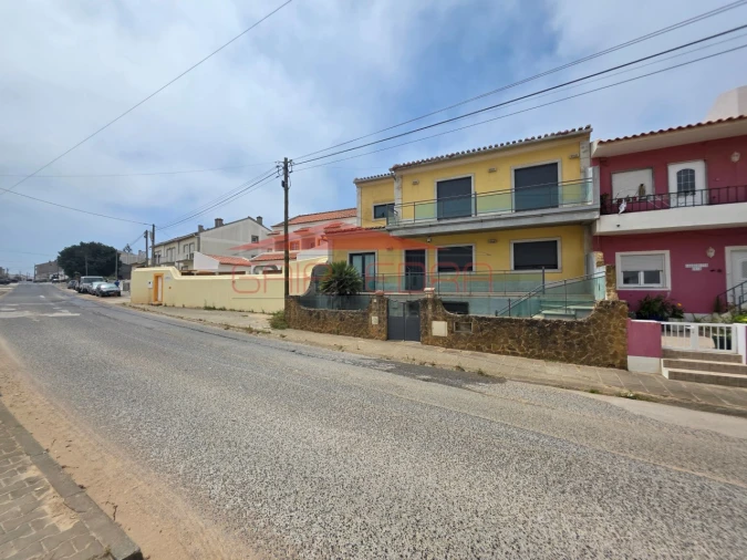 Moradia T4 para Venda em Atouguia da Baleia
