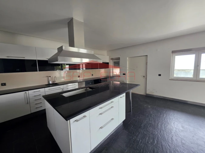 Moradia T4 para Venda em Atouguia da Baleia Foto 15