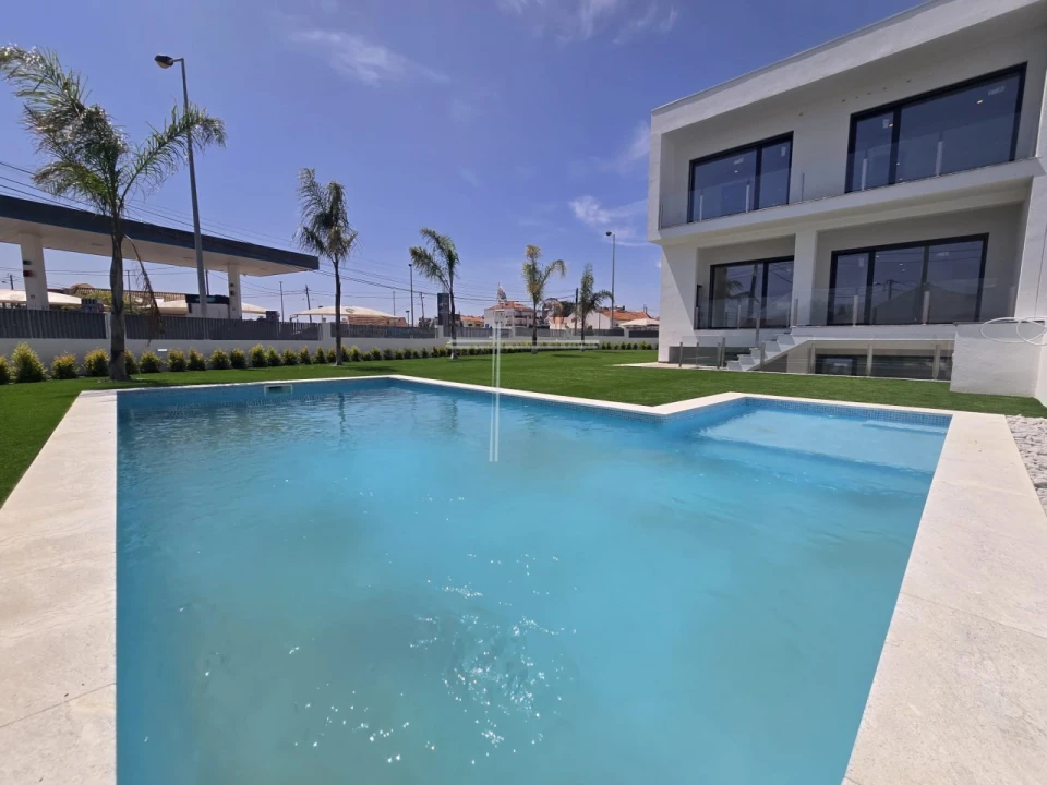 Moradia T3 para Venda em Charneca de Caparica e Sobreda Foto 1