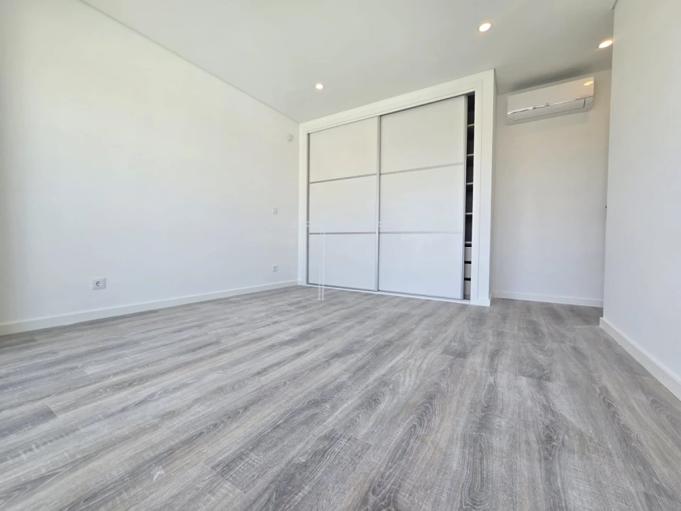 Moradia T3 para Venda em Charneca de Caparica e Sobreda Foto 19