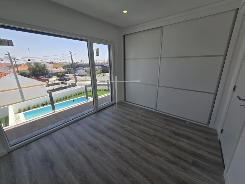 Moradia T3 para Venda em Charneca de Caparica e Sobreda Foto 21