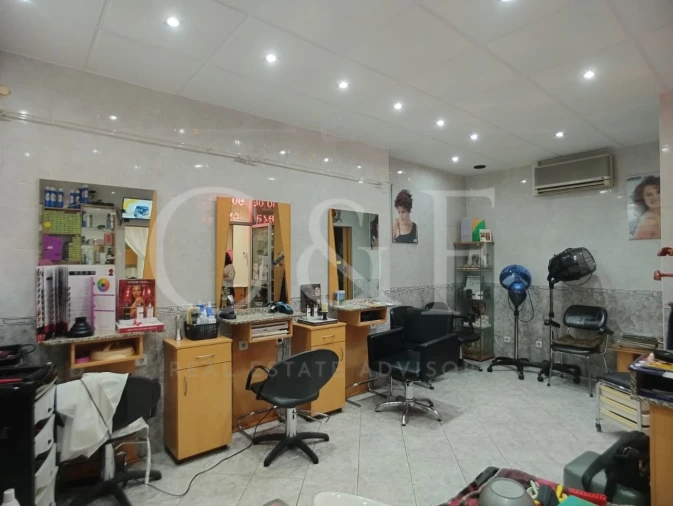 Negócio para Arrendamento em Rio de Mouro