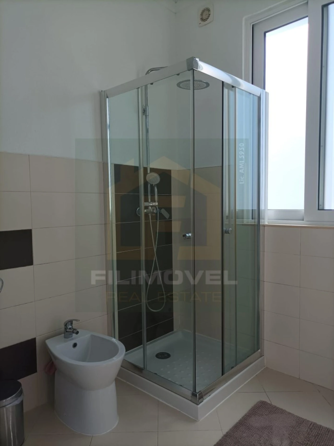 Quarto para Arrendamento em Campolide Foto 7