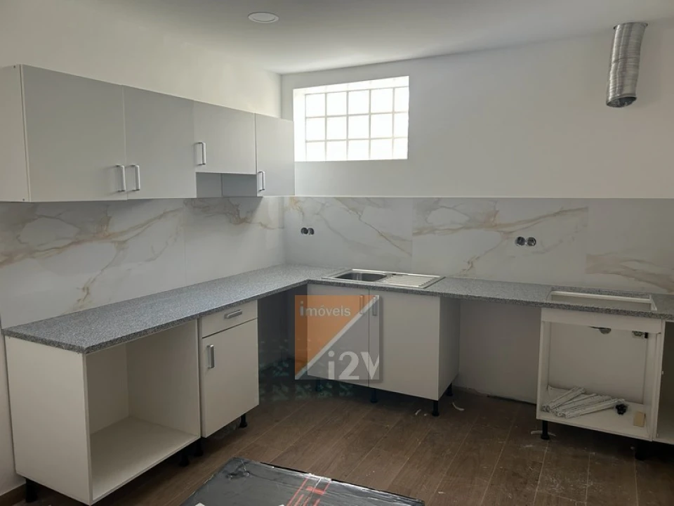 Apartamento T1 para Venda em Colmeias e Memória Foto 5
