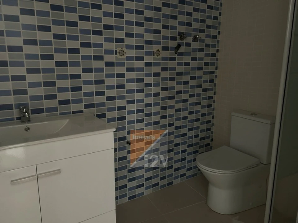 Apartamento T1 para Venda em Colmeias e Memória Foto 9