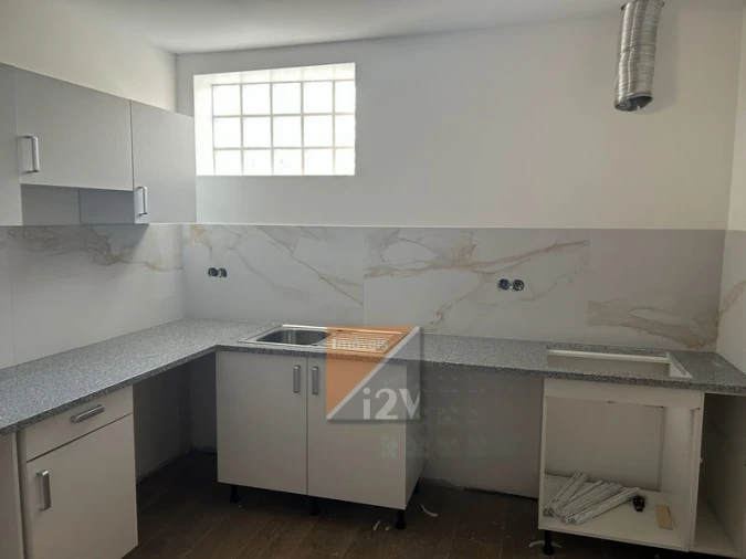 Apartamento T1 para Venda em Colmeias e Memória Foto 4