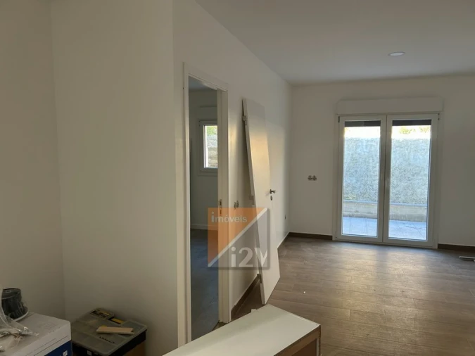 Apartamento T1 para Venda em Colmeias e Memória Foto 6