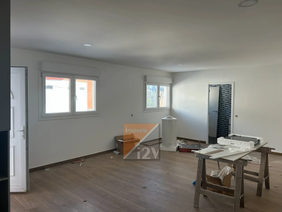 Apartamento T2 para Venda em Colmeias e Memória Foto 4