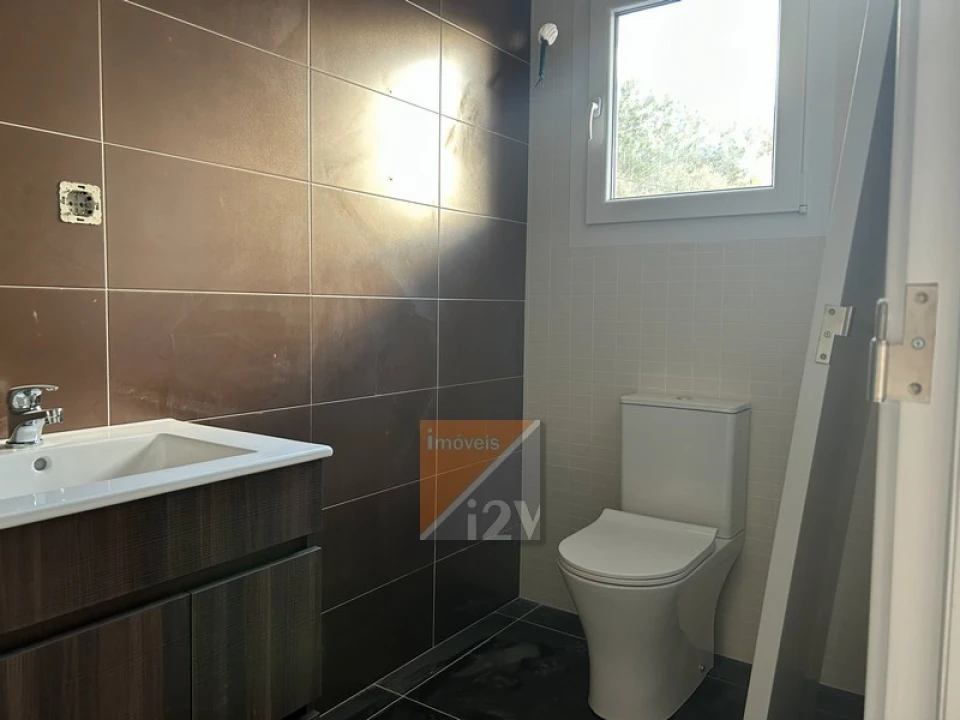 Apartamento T2 para Venda em Colmeias e Memória Foto 8