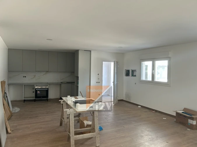 Apartamento T2 para Venda em Colmeias e Memória Foto 3