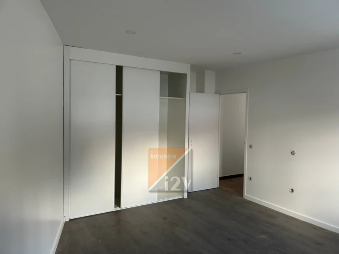 Apartamento T2 para Venda em Colmeias e Memória Foto 9