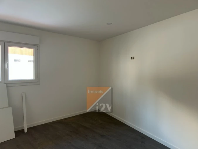 Apartamento T2 para Venda em Colmeias e Memória Foto 10