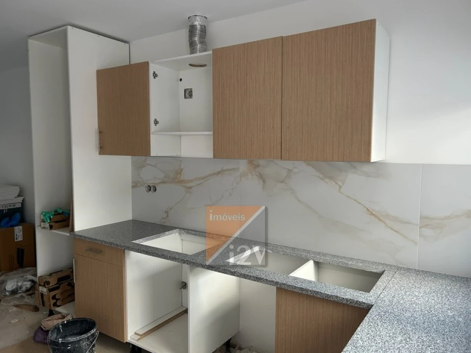 Apartamento T1 para Venda em Colmeias e Memória Foto 5