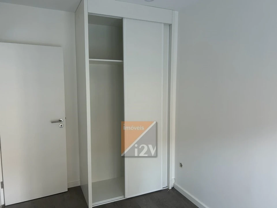 Apartamento T1 para Venda em Colmeias e Memória Foto 10