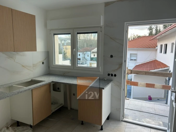 Apartamento T1 para Venda em Colmeias e Memória Foto 4