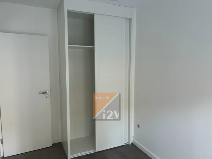 Apartamento T1 para Venda em Colmeias e Memória Foto 10