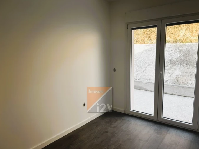 Apartamento T1 para Venda em Colmeias e Memória Foto 11