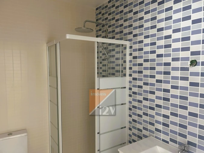 Apartamento T1 para Venda em Colmeias e Memória Foto 12