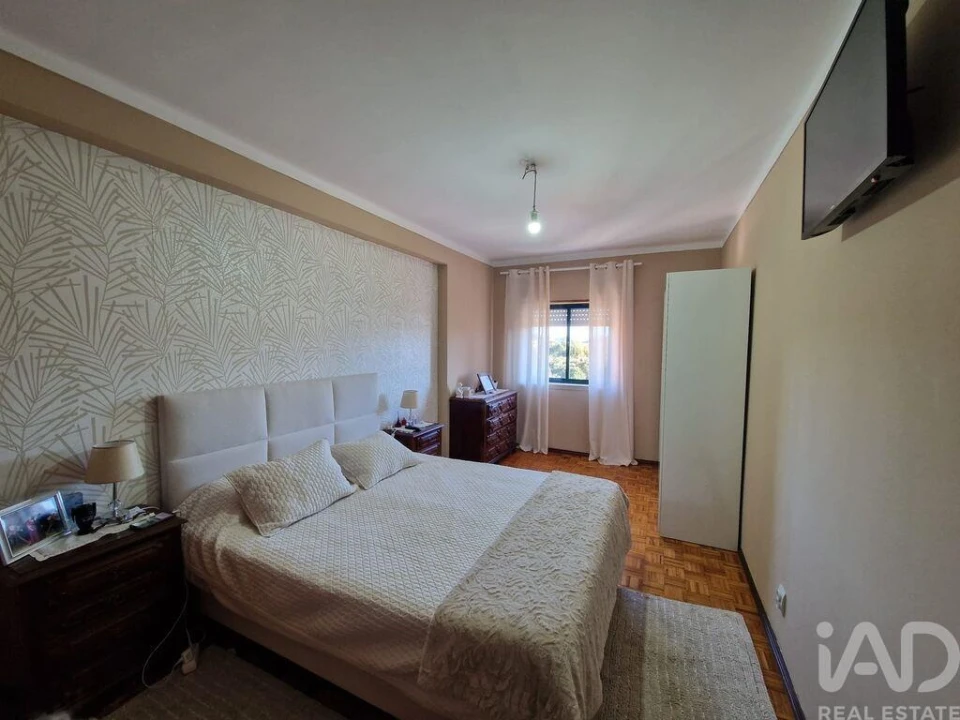 Apartamento T3 para Venda em Bombarral e Vale Covo Foto 18