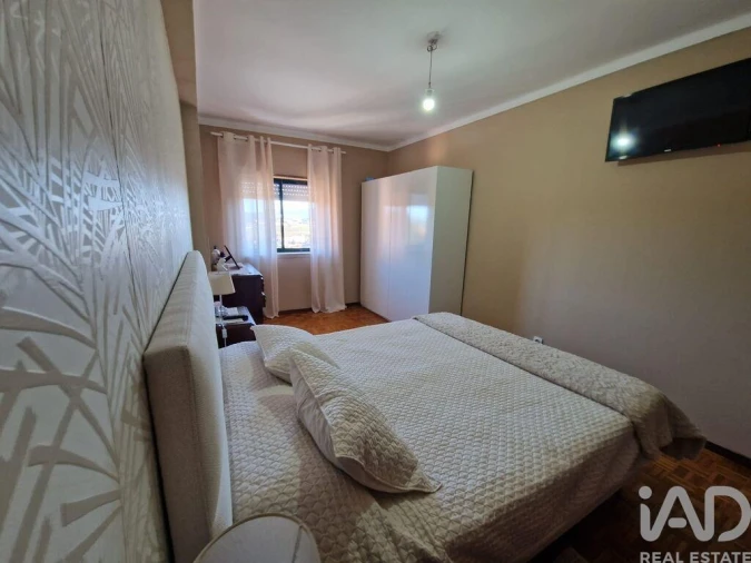 Apartamento T3 para Venda em Bombarral e Vale Covo Foto 16