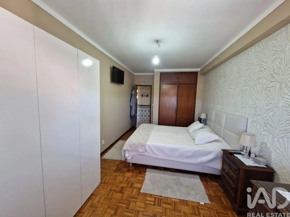 Apartamento T3 para Venda em Bombarral e Vale Covo Foto 17