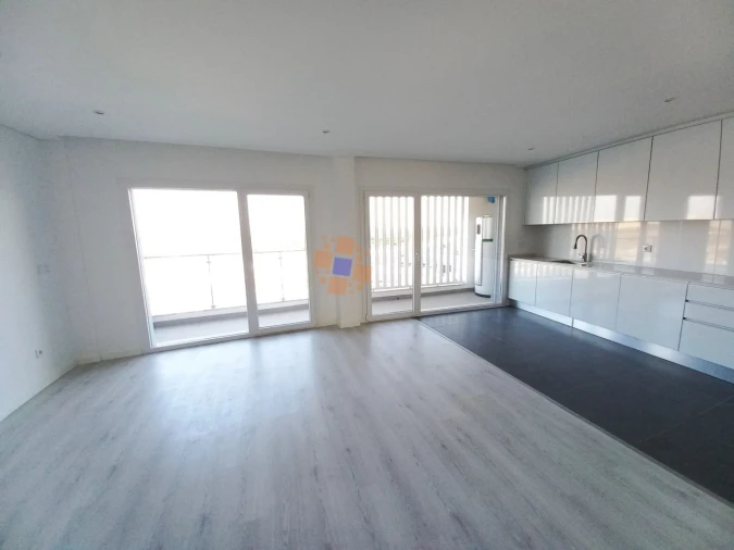 Apartamento T2 para Venda em Corroios Foto 2