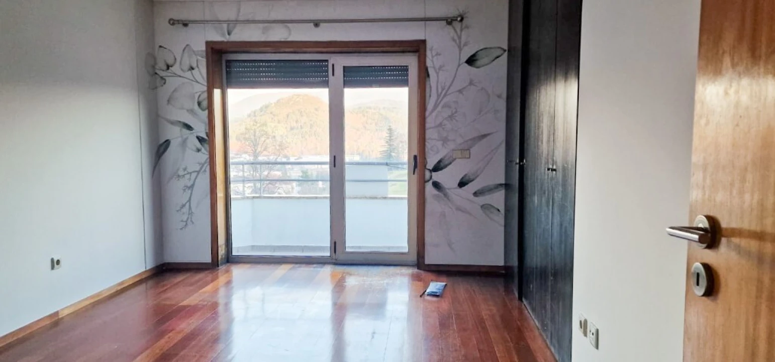 Moradia T4 para Venda em Vieira do Minho Foto 23