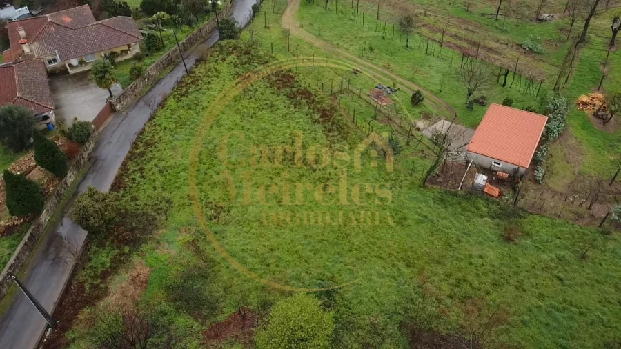 Moradia T3 para Venda em Escariz (São Mamede) e Escariz (São Martinho) Foto 1