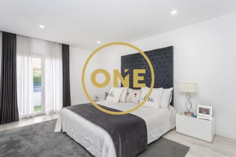 Moradia T4 para Venda em Fernao Ferro Foto 5