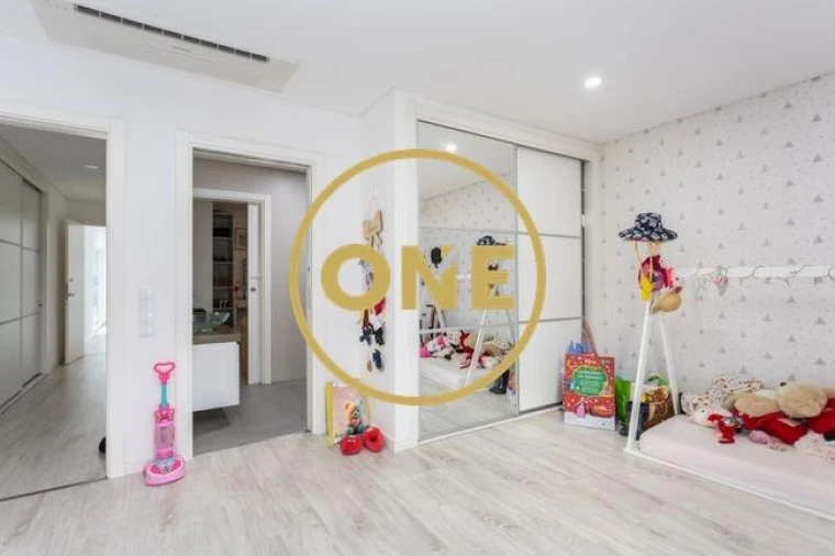 Moradia T4 para Venda em Fernao Ferro Foto 11