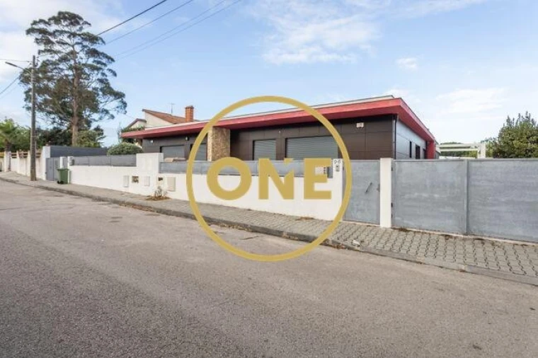 Moradia T4 para Venda em Fernao Ferro Foto 2