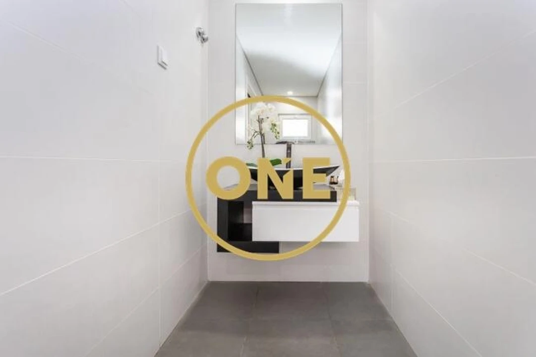 Moradia T4 para Venda em Fernao Ferro Foto 10