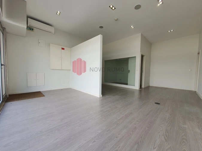 Loja para Venda em Cidade da Maia