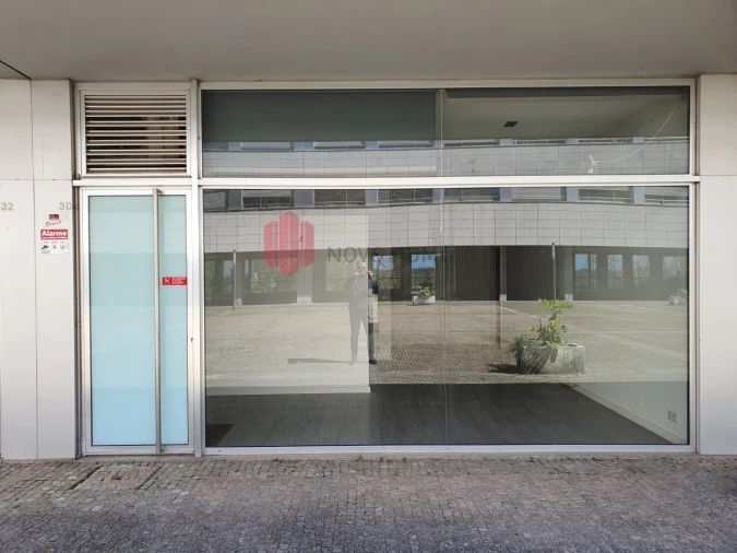 Loja para Venda em Cidade da Maia Foto 6