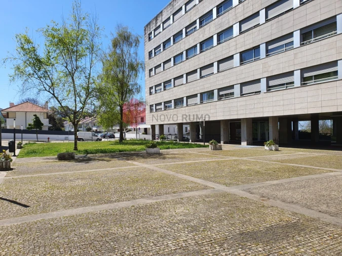 Loja para Venda em Cidade da Maia Foto 9