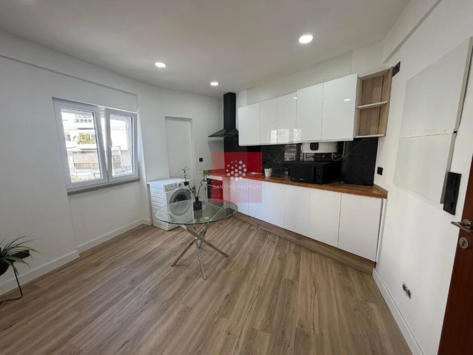 Apartamento T1 para Venda em Alfragide Foto 1