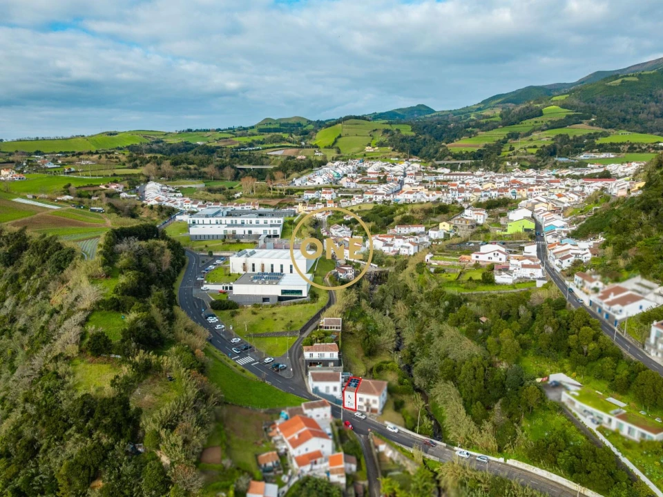 Moradia T1 para Venda em Agua de Pau Foto 17