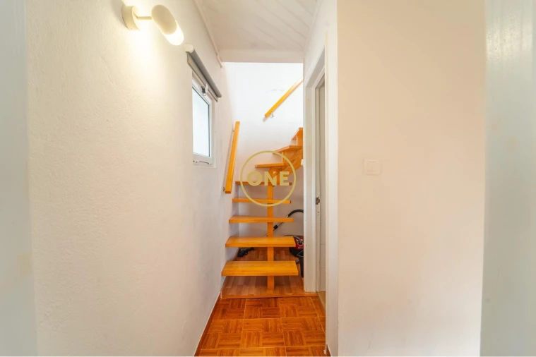 Moradia T1 para Venda em Agua de Pau Foto 9