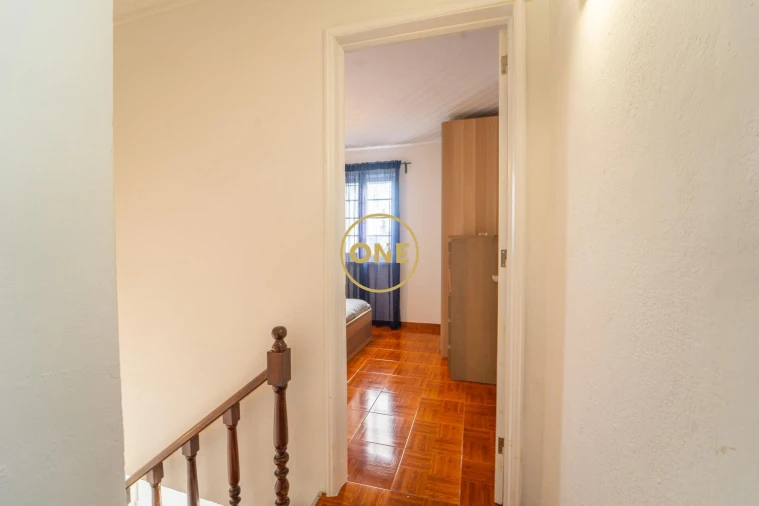 Moradia T1 para Venda em Agua de Pau Foto 10