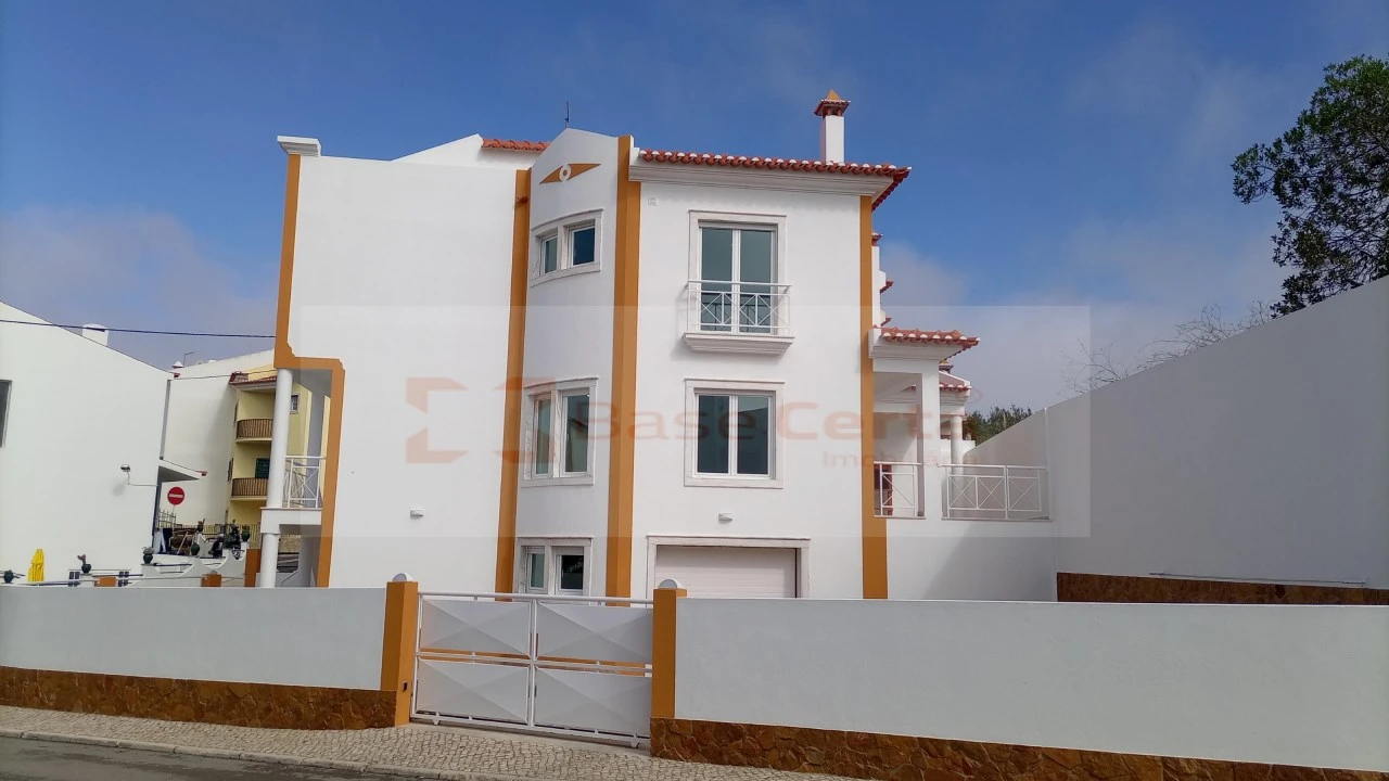 Moradia T4 para Venda em Ericeira Foto 1