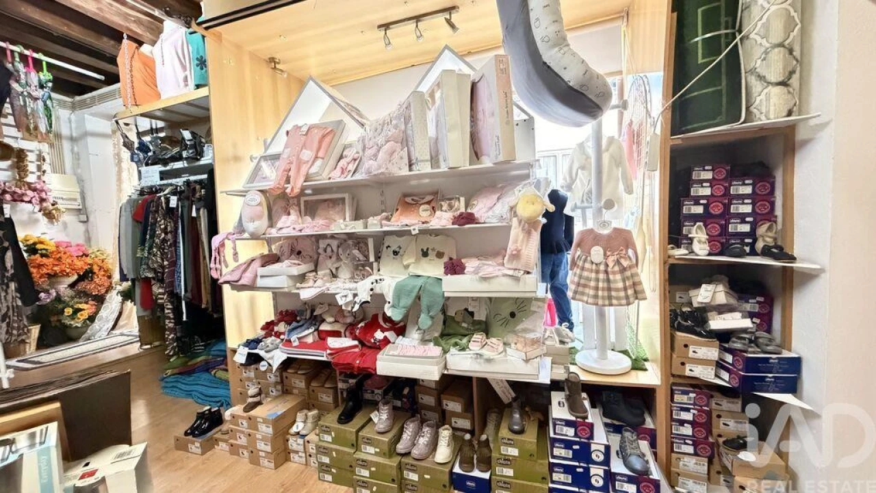 Loja para Venda em Amiais de Baixo Foto 18