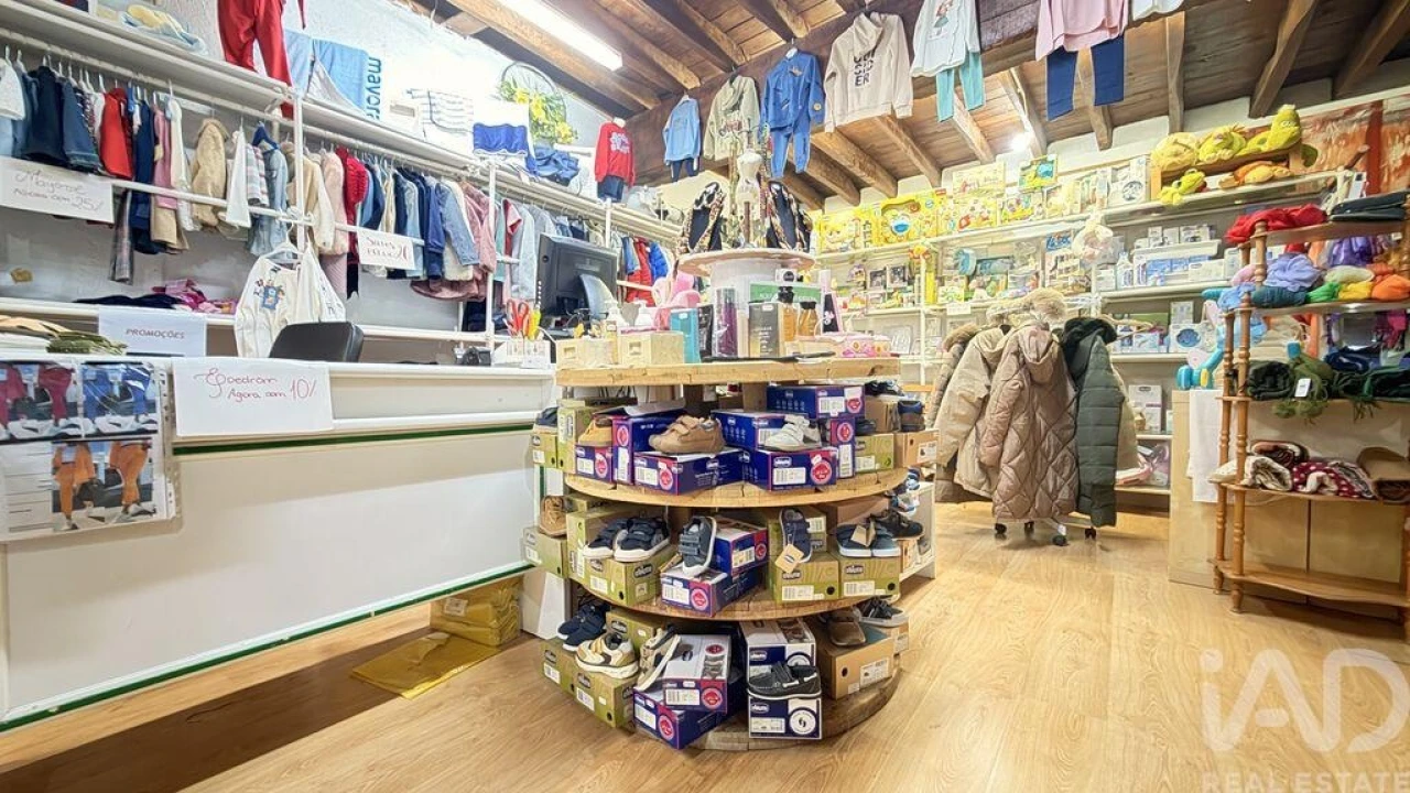 Loja para Venda em Amiais de Baixo Foto 13