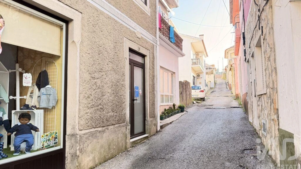 Loja para Venda em Amiais de Baixo Foto 2