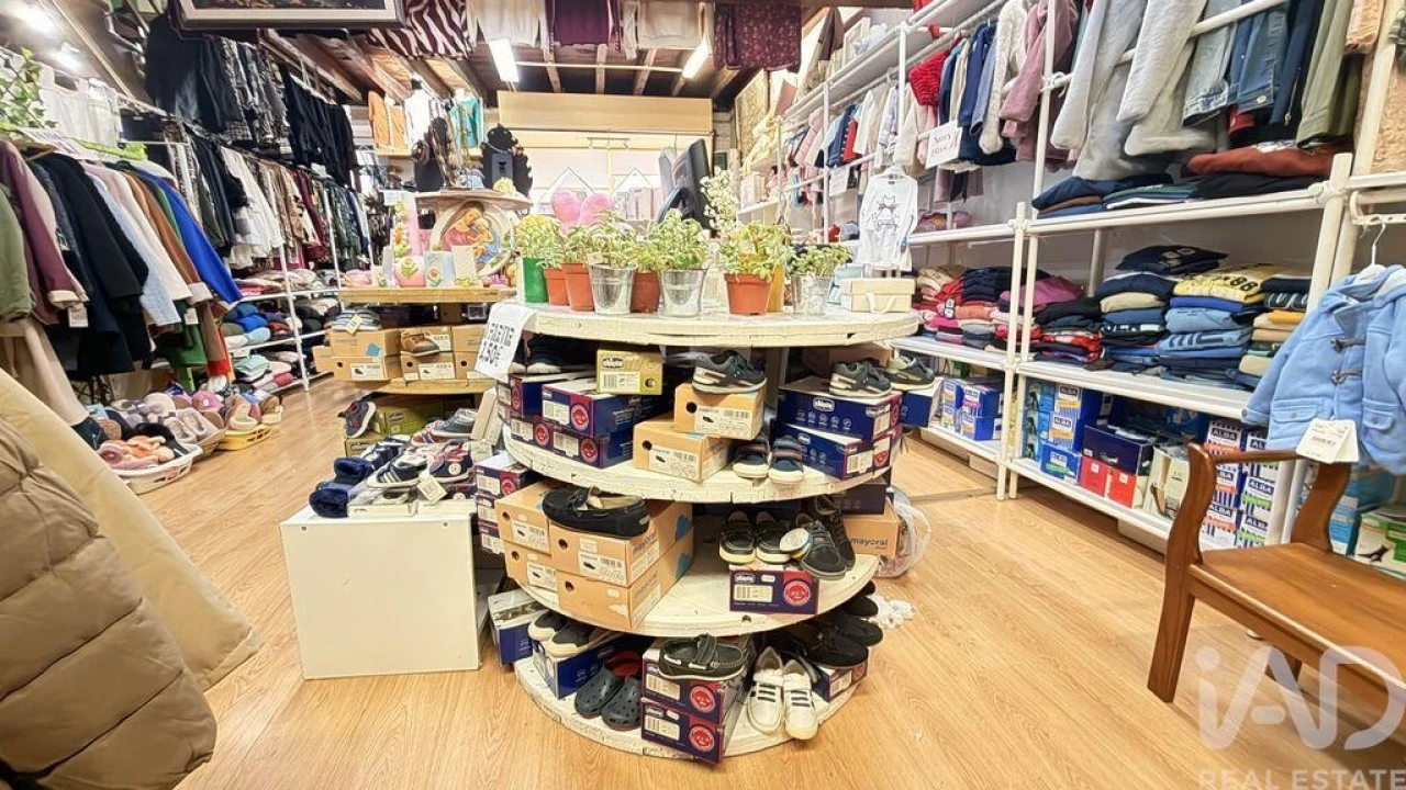 Loja para Venda em Amiais de Baixo Foto 11