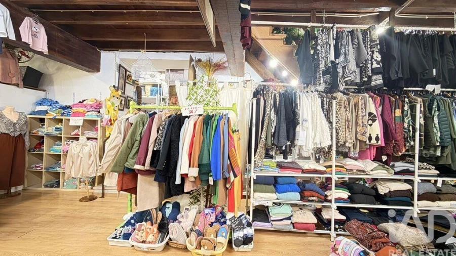 Loja para Venda em Amiais de Baixo Foto 14