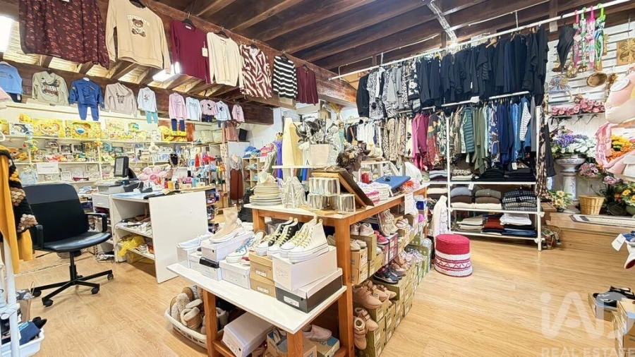 Loja para Venda em Amiais de Baixo Foto 17