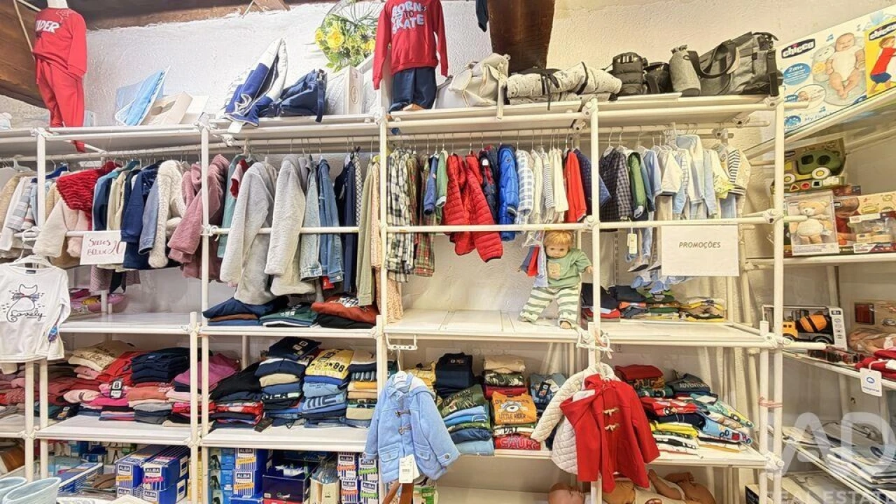 Loja para Venda em Amiais de Baixo Foto 12