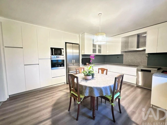 Moradia T4 para Venda em Calvão e Soutelinho da Raia Foto 1